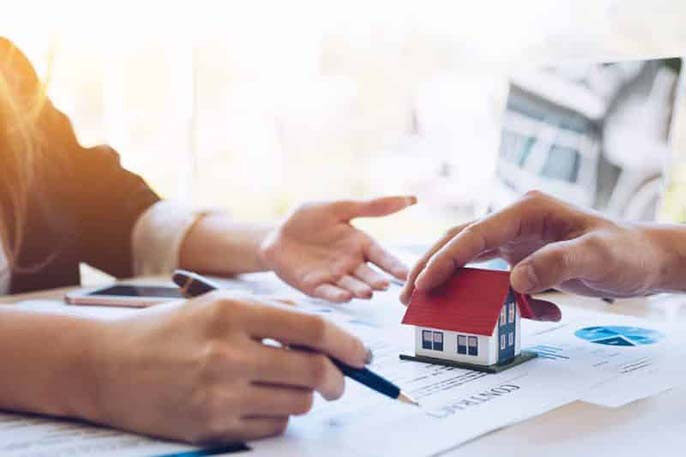 Tìm hiểu thông tin về người mua và quyền sử dụng đất mà họ đang có