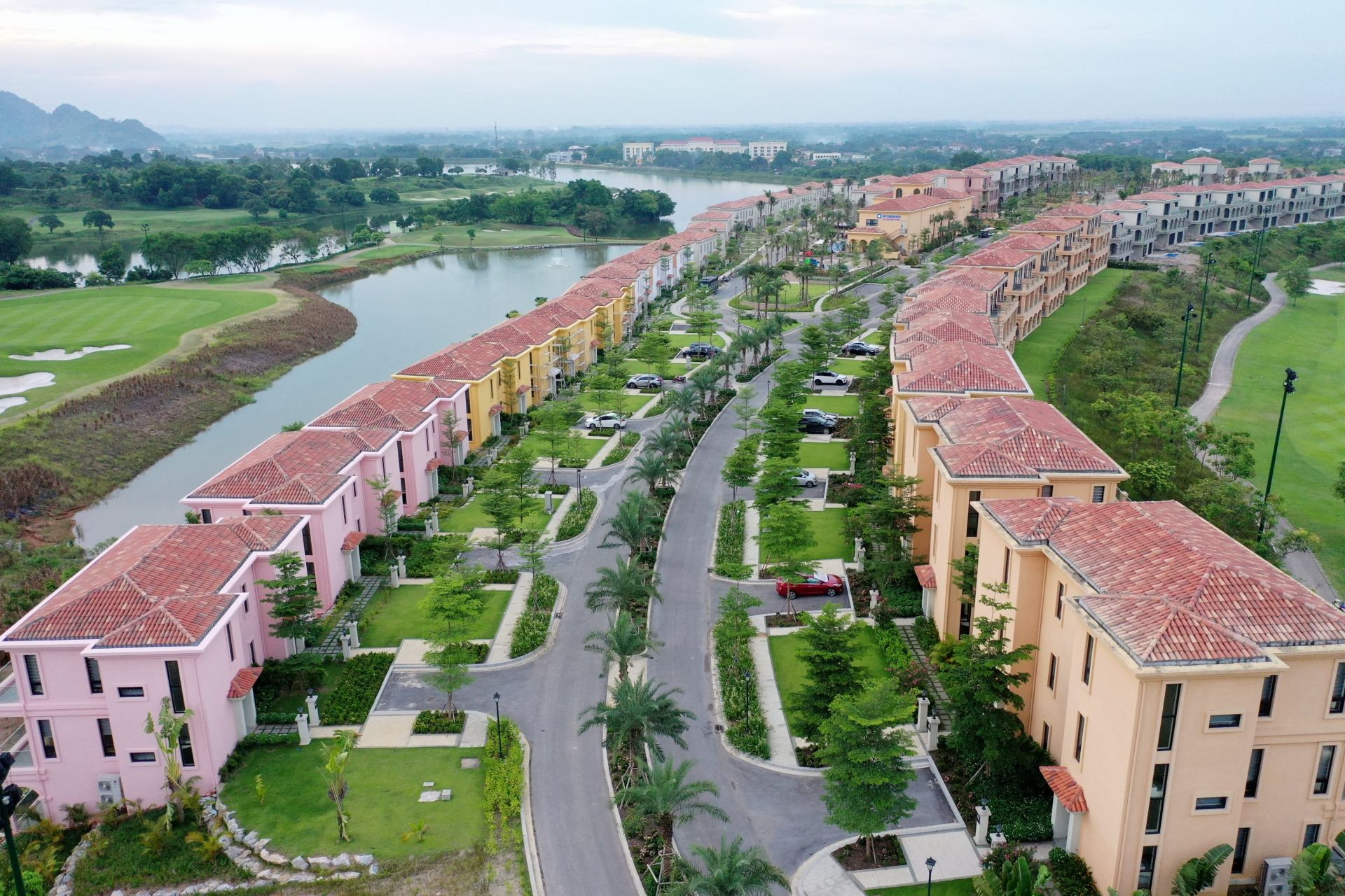 Khu Nghỉ Dưỡng Wyndham Sky Lake: Thiên Đường Nghỉ Dưỡng Ngay Tại Hà Nội