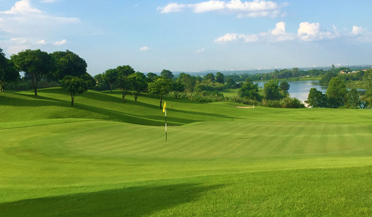 Sân gôn (golf) Skylake Resort &#038; Golf Club